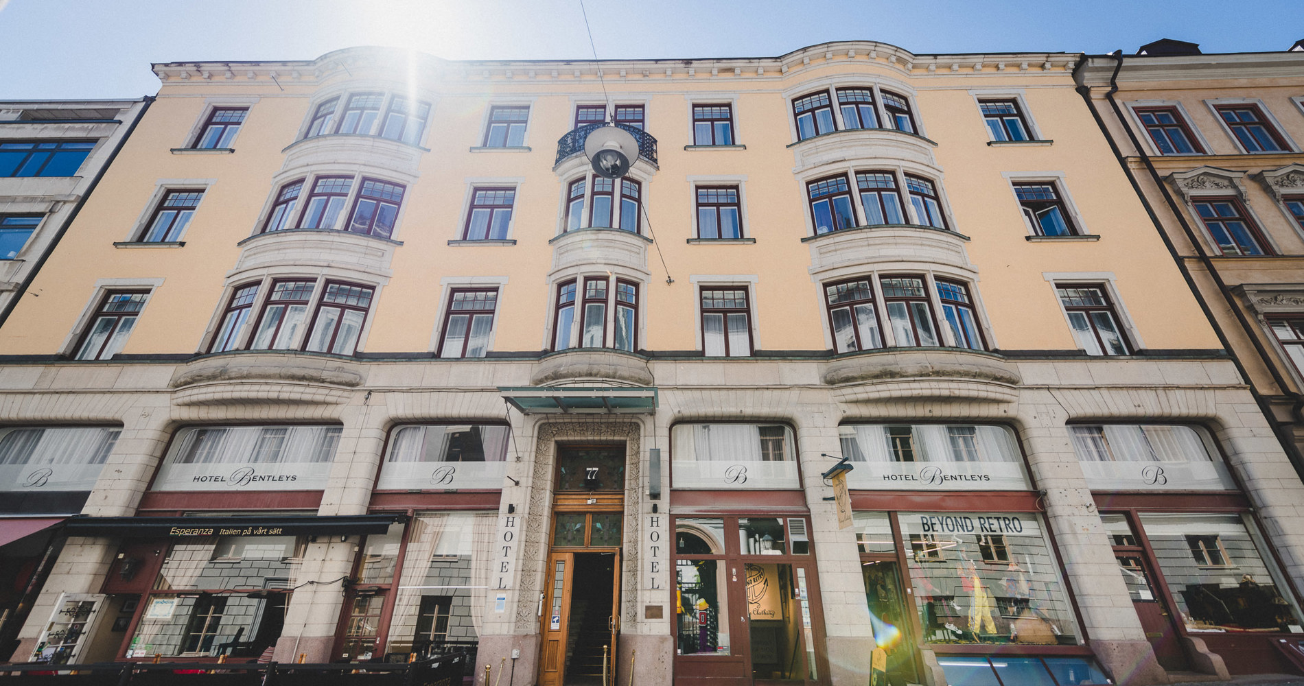 Drottninggatan 77